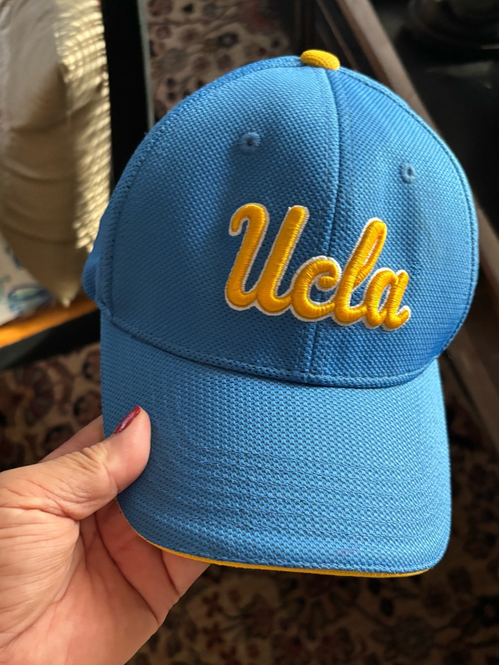 captivating UCLA Bruin baseball cap velcro blue & yellow piping on the bill